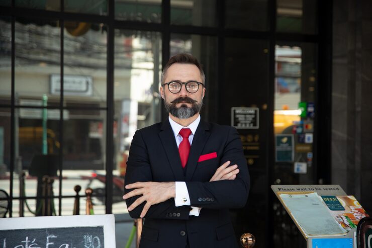 portrait-businessman-standing-outdoors_1048944-8496736 portrait-businessman-standing-outdoors_1048944-8496736